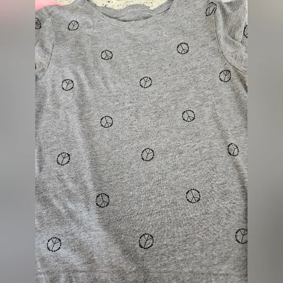 Lot of 5 girls size 7 8 summer tops. 4 t-shirts and 1 tank top. All size medium - Picture 8 of 10